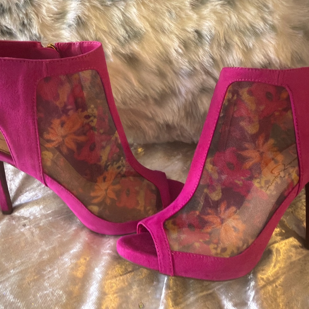 NWOT Jessica Simpson Women's Heel/Booties size 8 1/2